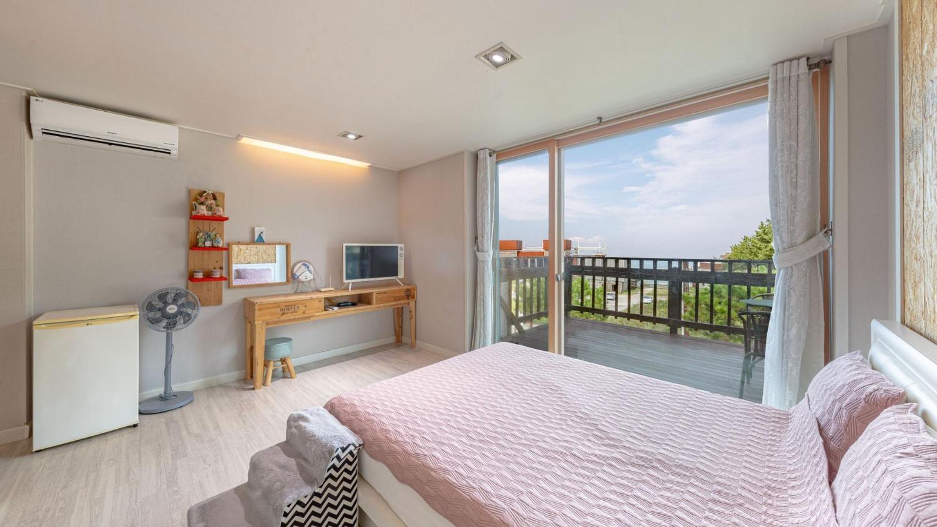 Goseong Sea&Star Pension Екстер'єр фото