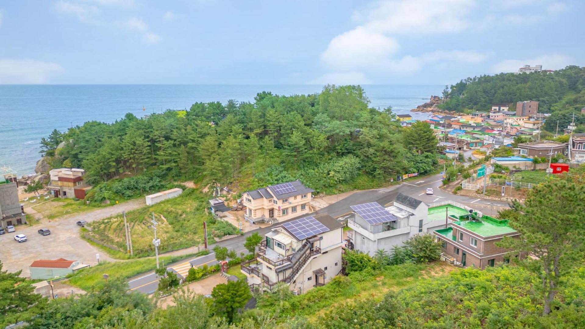 Goseong Sea&Star Pension Екстер'єр фото