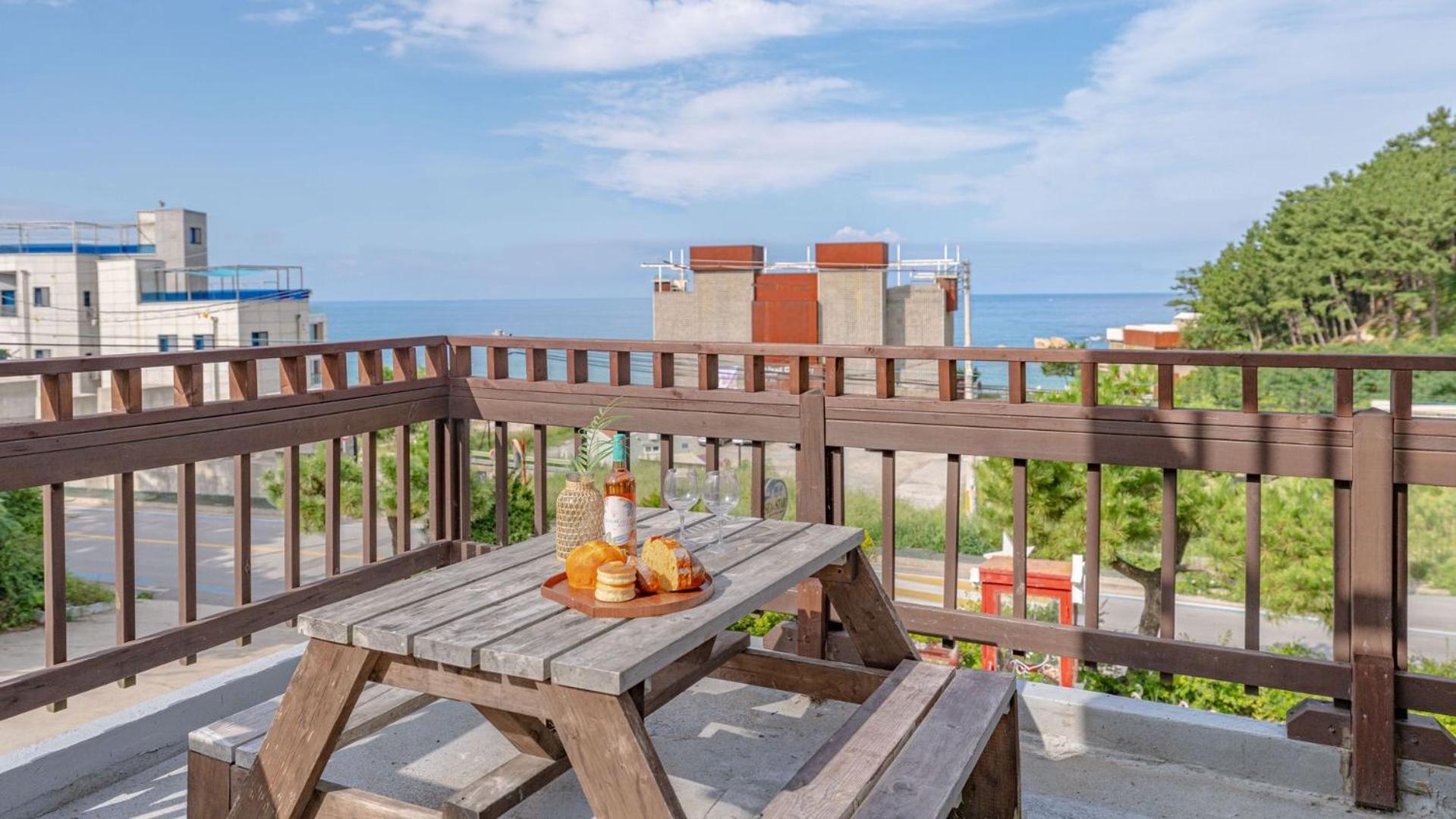 Goseong Sea&Star Pension Екстер'єр фото